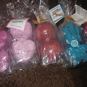 Bath bombs